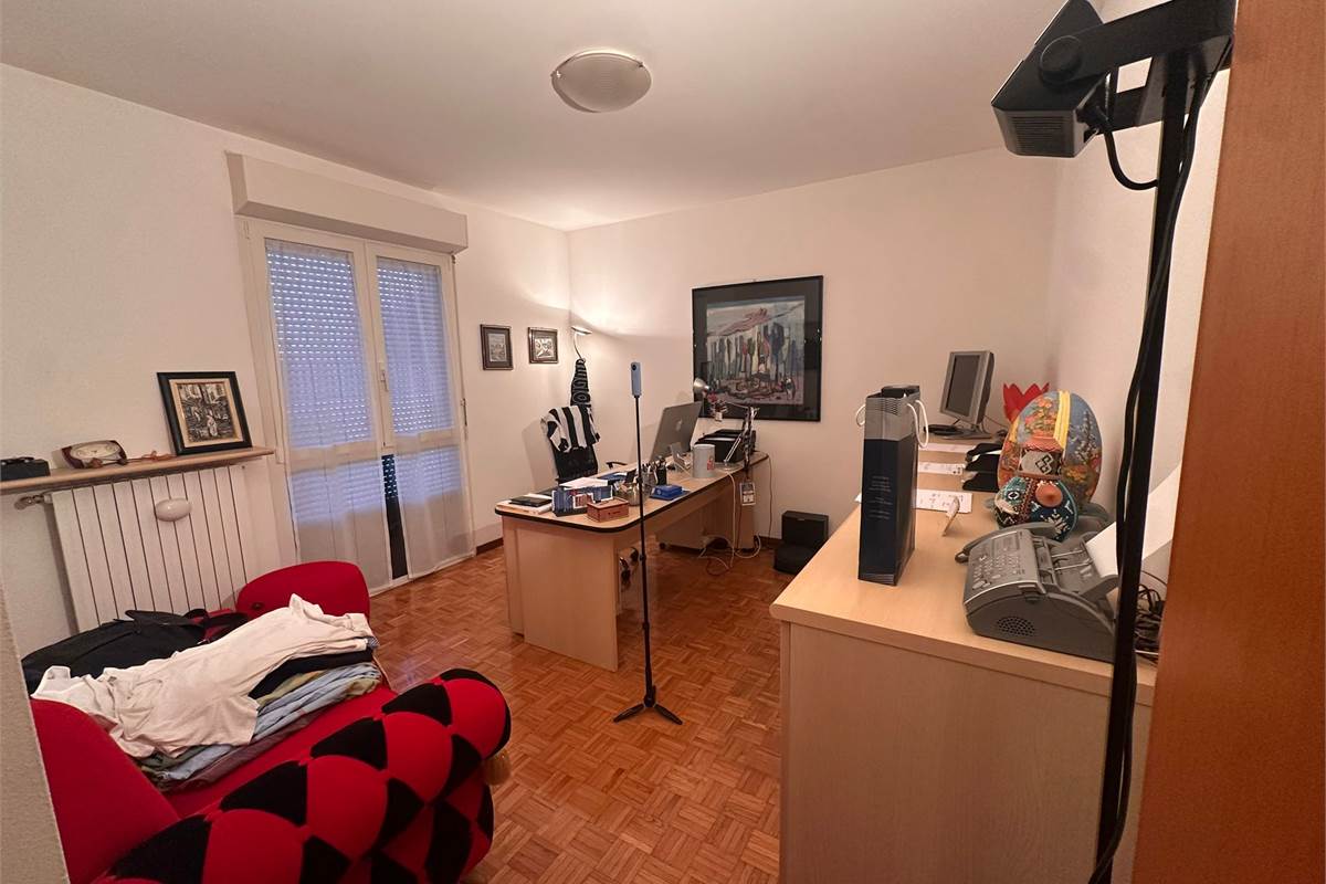 3 locali In Vendita a Erba