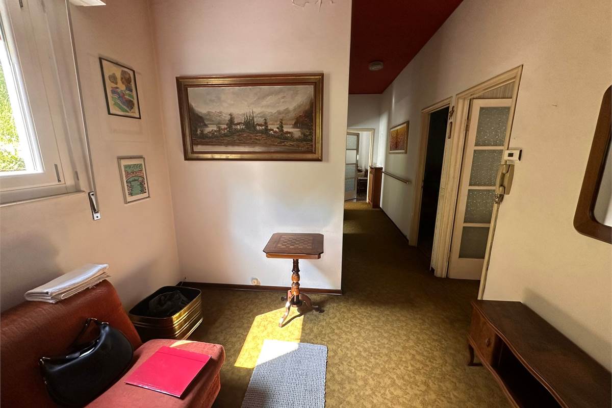 ASSO PORZIONE DI CASA CON TERRENO