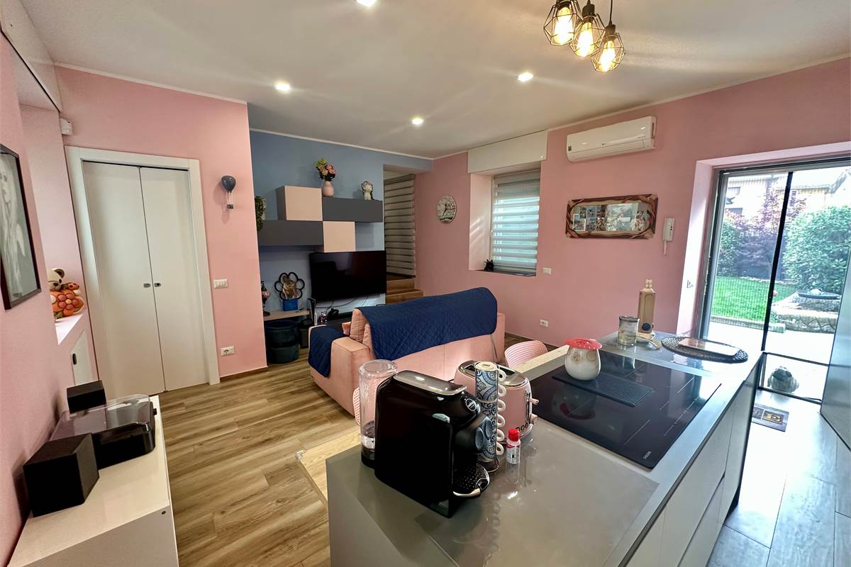 Casa singola In Vendita a Cantù