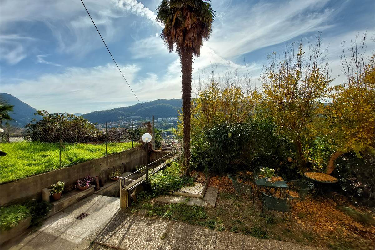 Bilocale con giardino