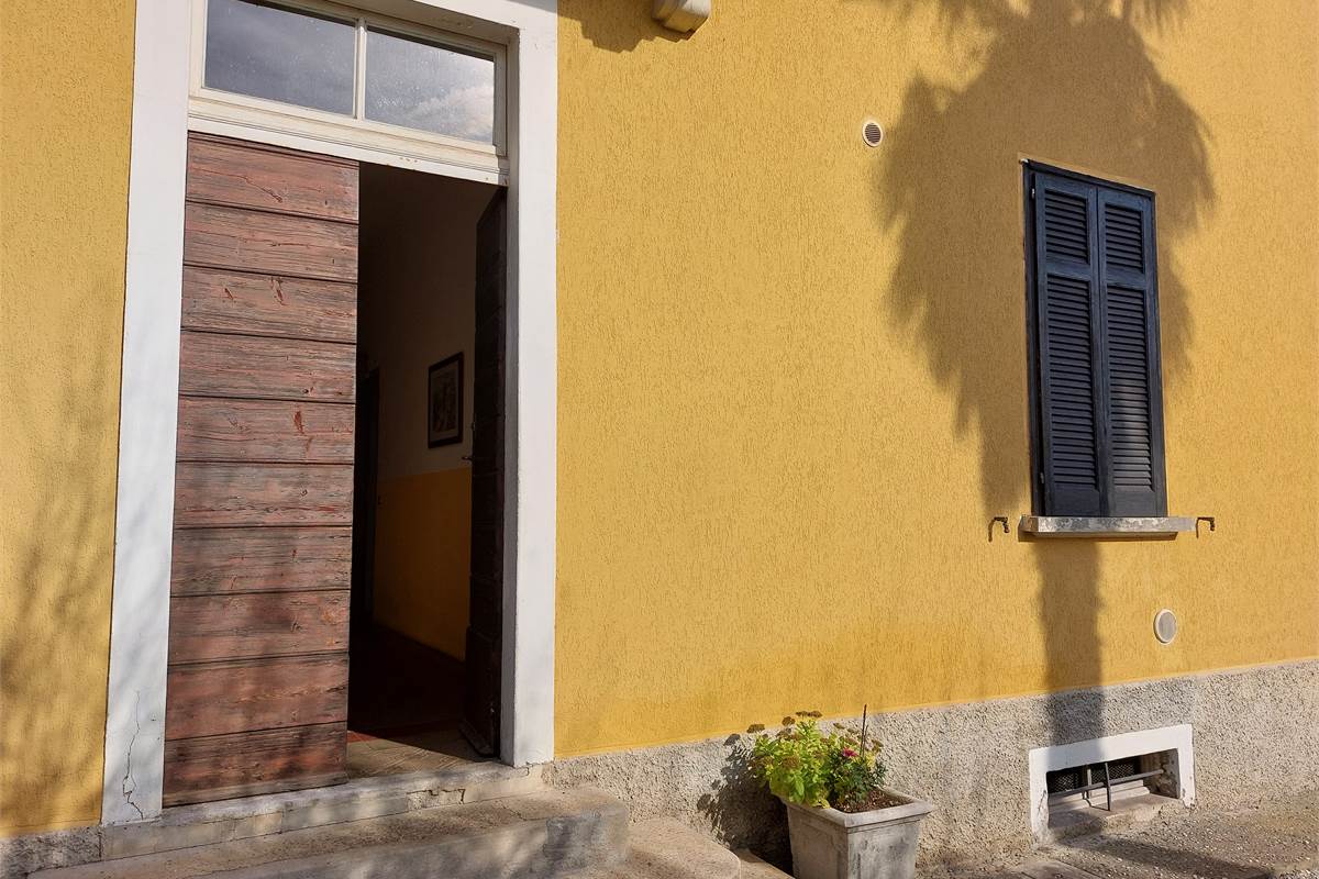 Bilocale con giardino