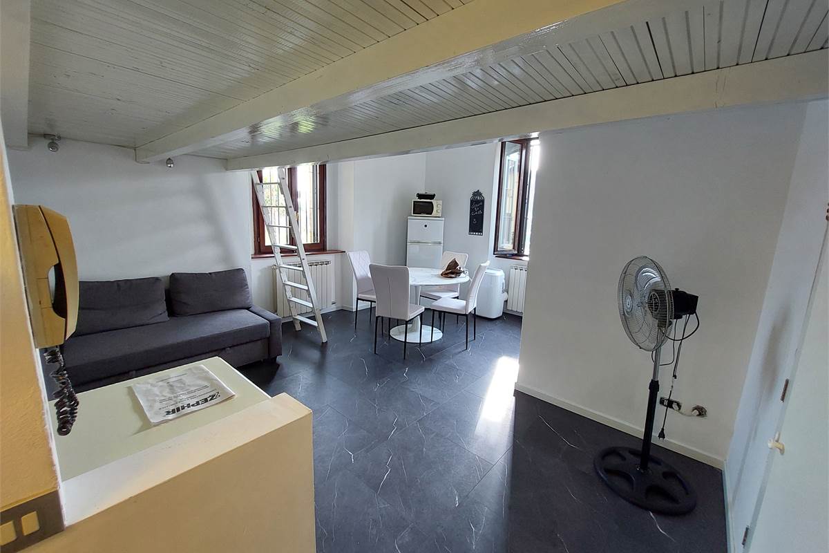 Bilocale con giardino