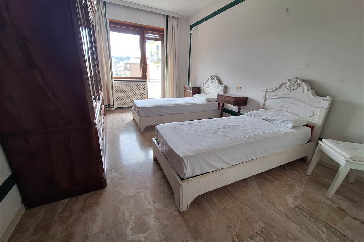 COMO ZONA VIALE GIULIO CESARE