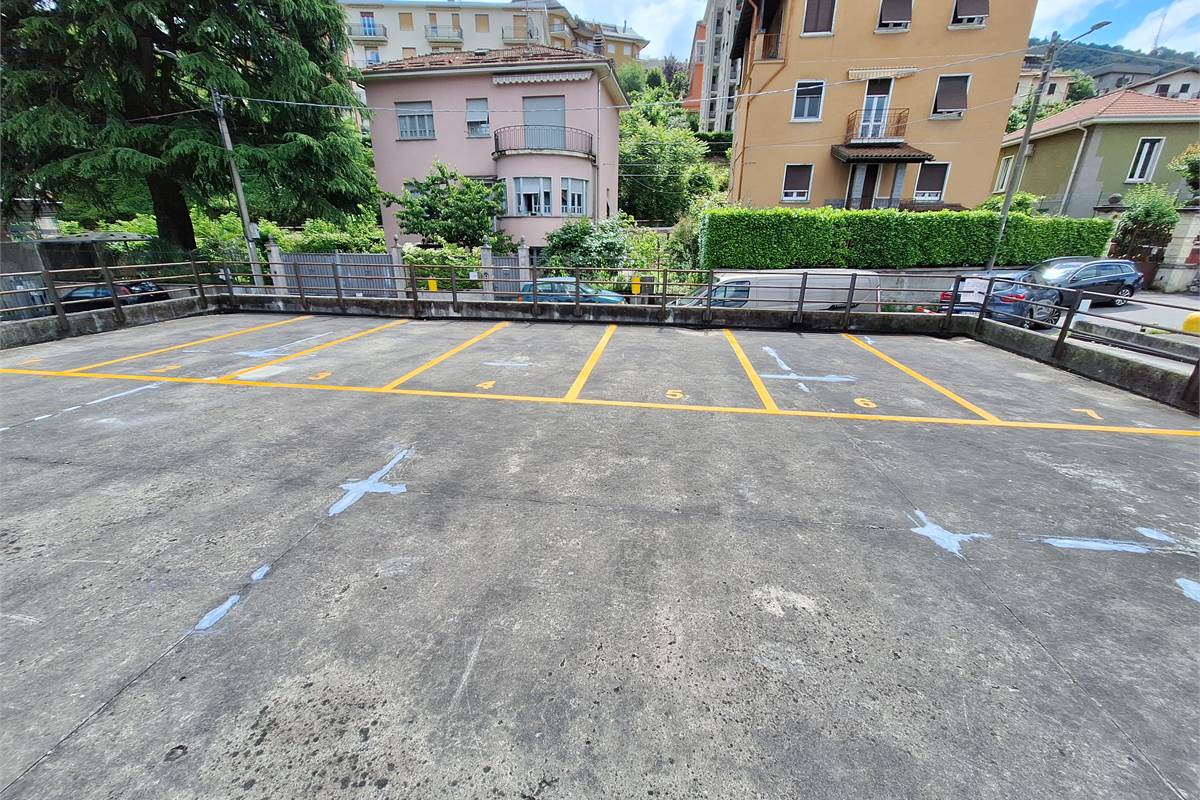COMO - VIA MONTE NERO -