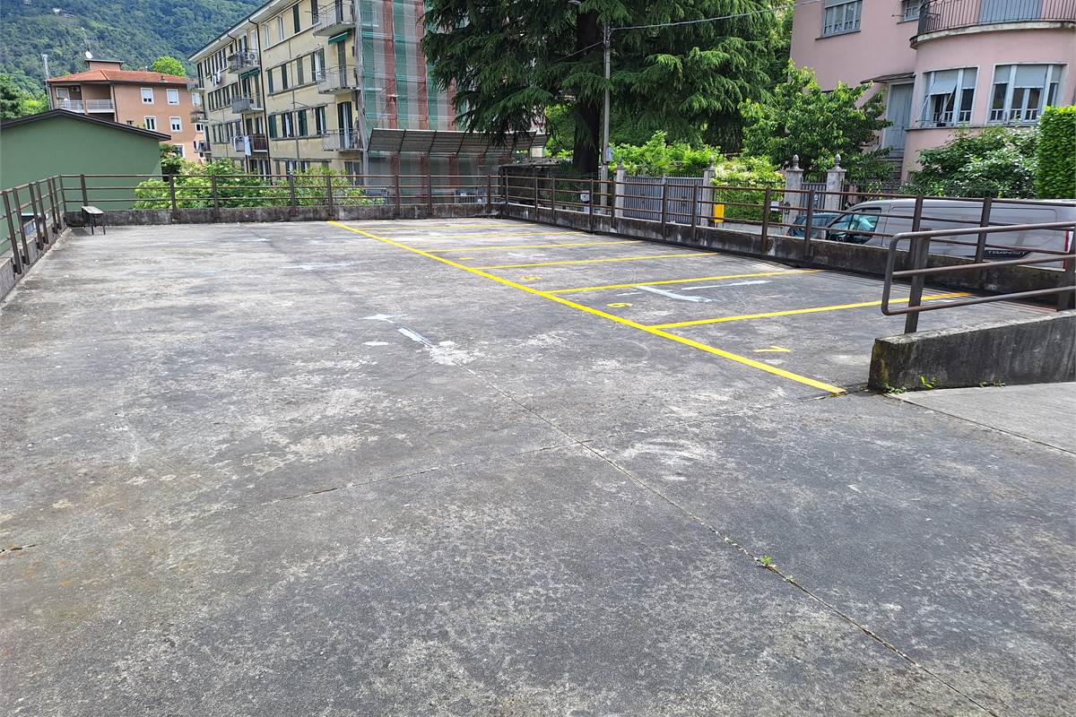 COMO - VIA MONTE NERO -