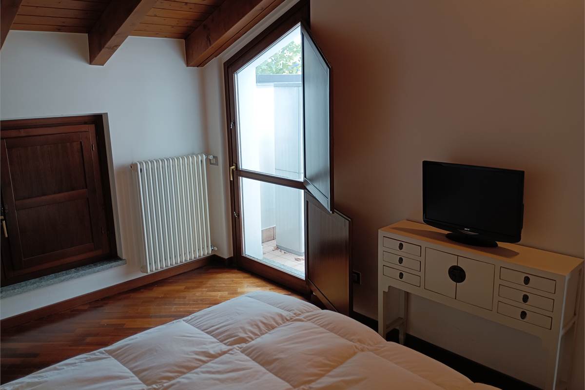 BILOCALE ULTIMO PIANO