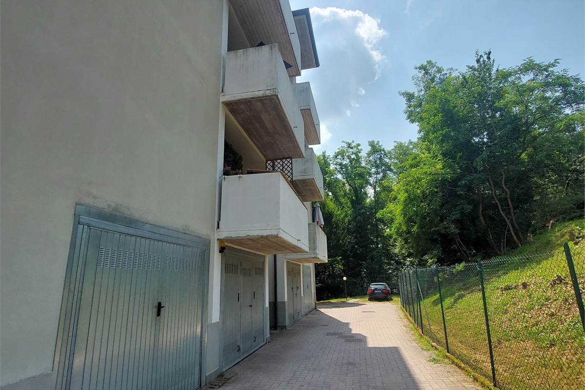 BILOCALE ULTIMO PIANO