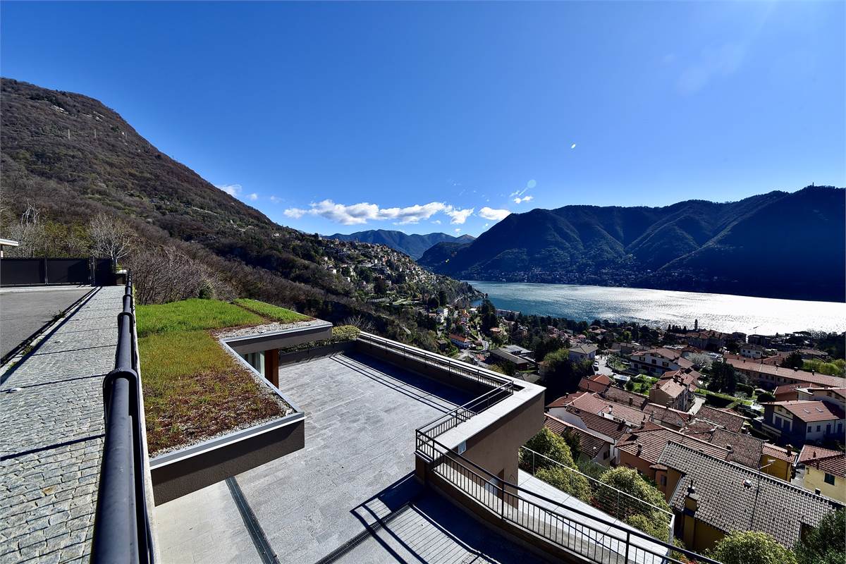 CERNOBBIO VILLE SINGOLE CON PISCINA  E VISTA LAGO