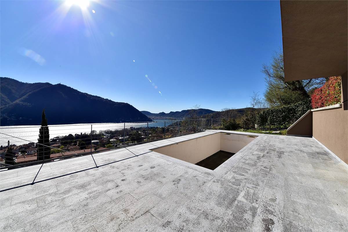 CERNOBBIO VILLE SINGOLE CON PISCINA  E VISTA LAGO