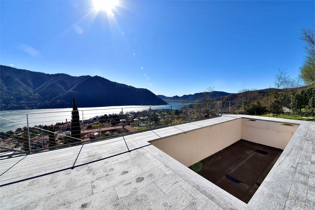 CERNOBBIO VILLE SINGOLE CON PISCINA  E VISTA LAGO