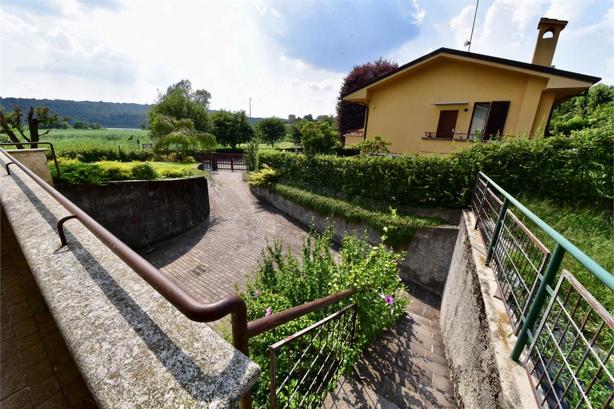 Elegante Villa con vista sul lago di Montorfano