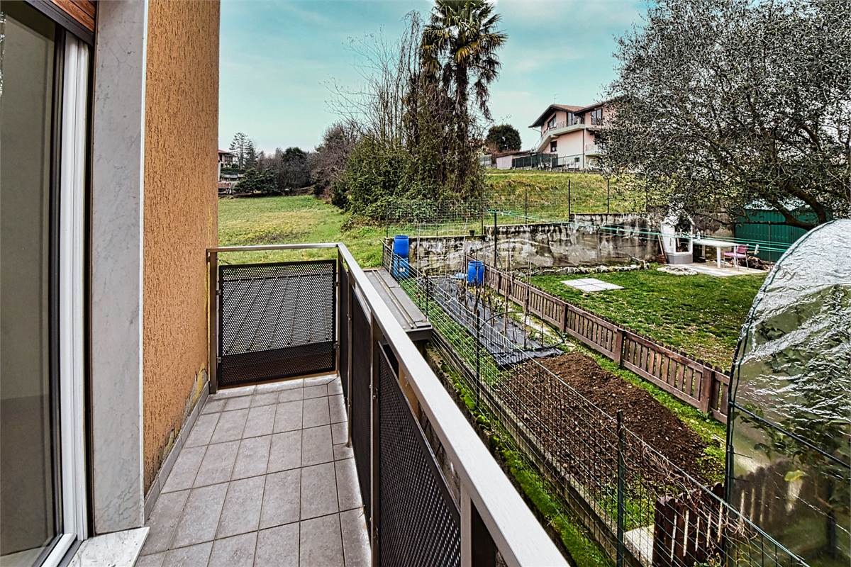CUCCIAGO APPARTAMENTO CON INGRESSO INDIPENDENTE
