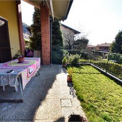 🏡 VILLETTA DI TESTA CON GIARDINO – CAPIAGO INTIMI