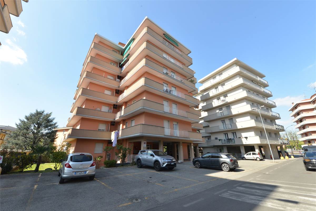 CANTU' POSIZIONE STRATEGICA E CENTRALE