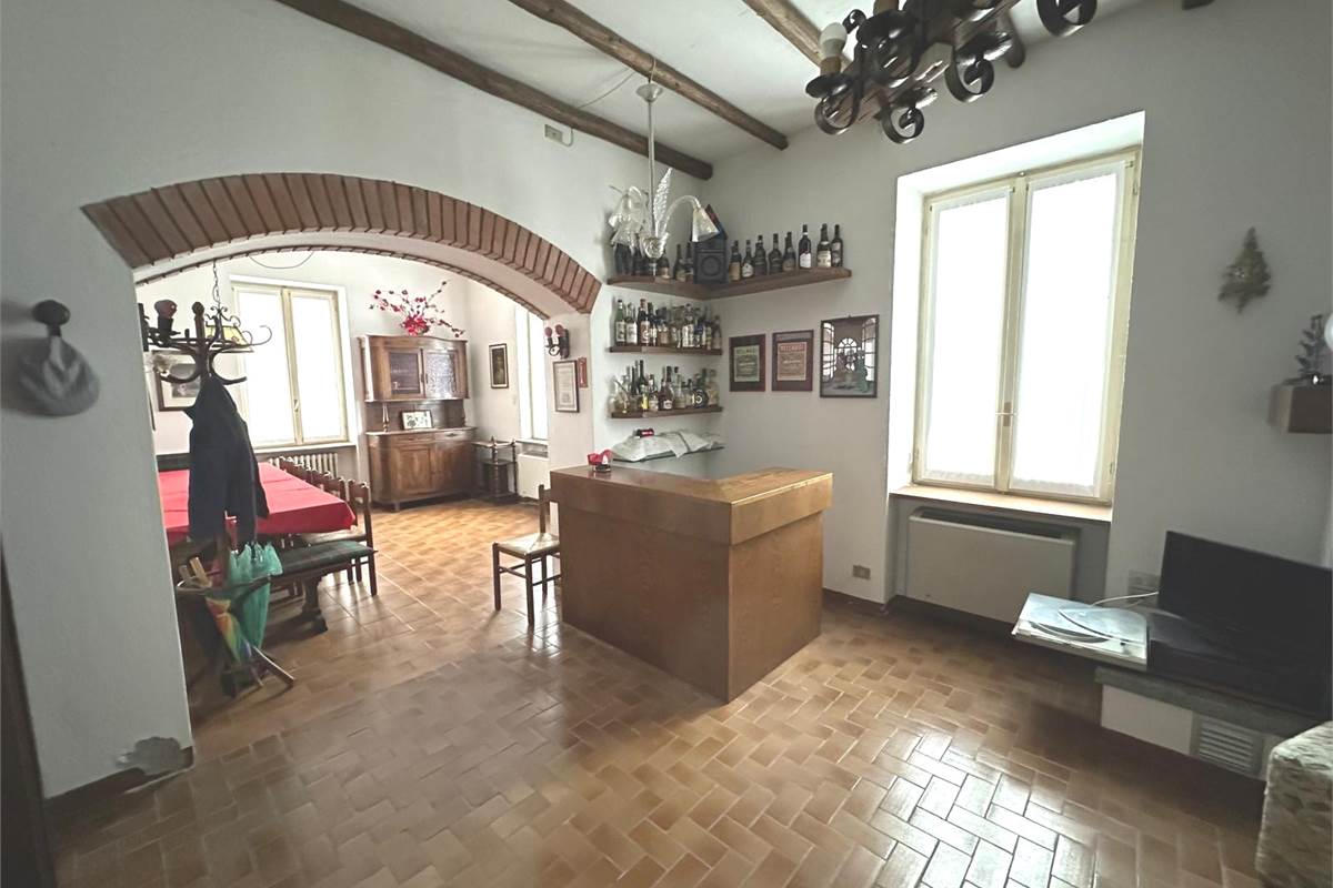CANTU' CENTRO CASA SINGOLA CON PIU' APPARTAMENTI