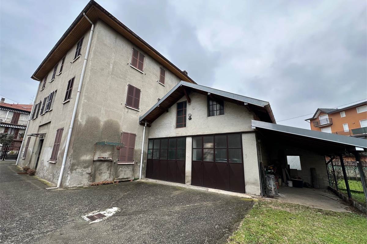 CANTU' CENTRO CASA SINGOLA CON PIU' APPARTAMENTI