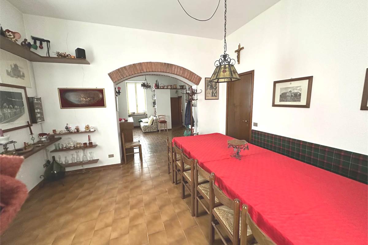 CANTU' CENTRO CASA SINGOLA CON PIU' APPARTAMENTI