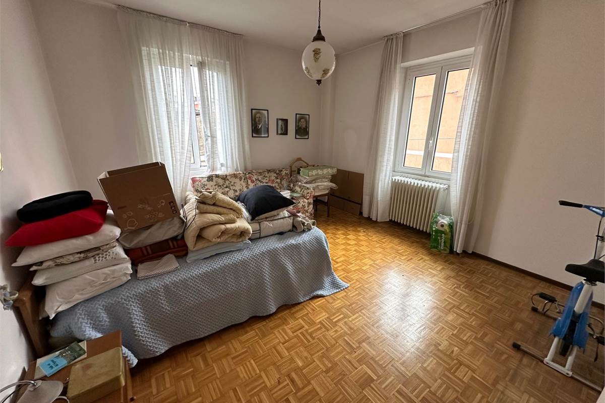 CANTU' CENTRO CASA SINGOLA CON PIU' APPARTAMENTI