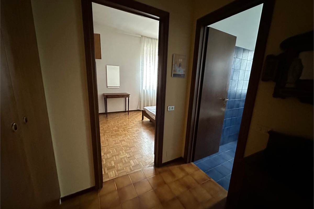 CANTU' CENTRO CASA SINGOLA CON PIU' APPARTAMENTI
