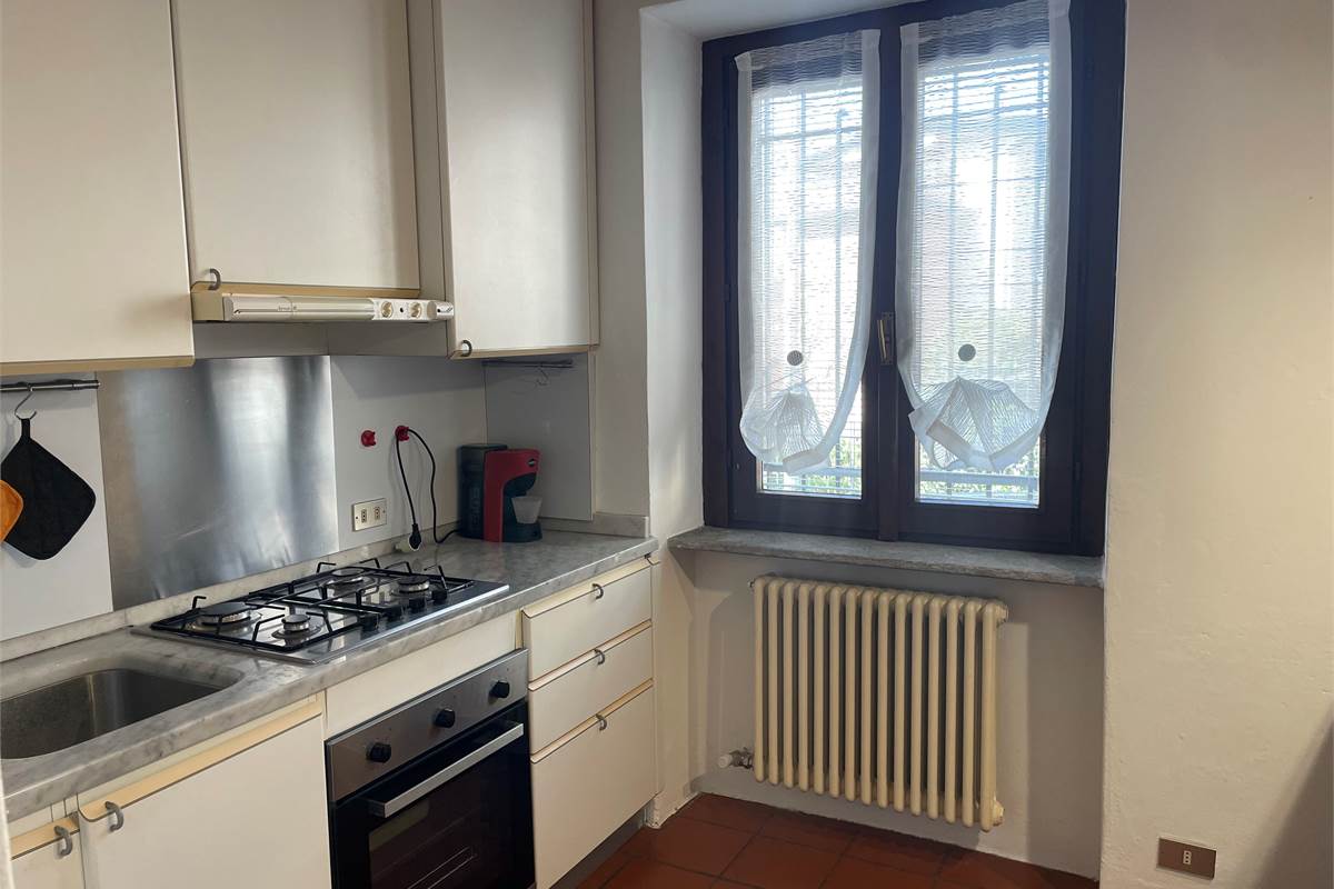 CANTU' BILOCALE CON GIARDINO PRIVATO POSTO AUTO 