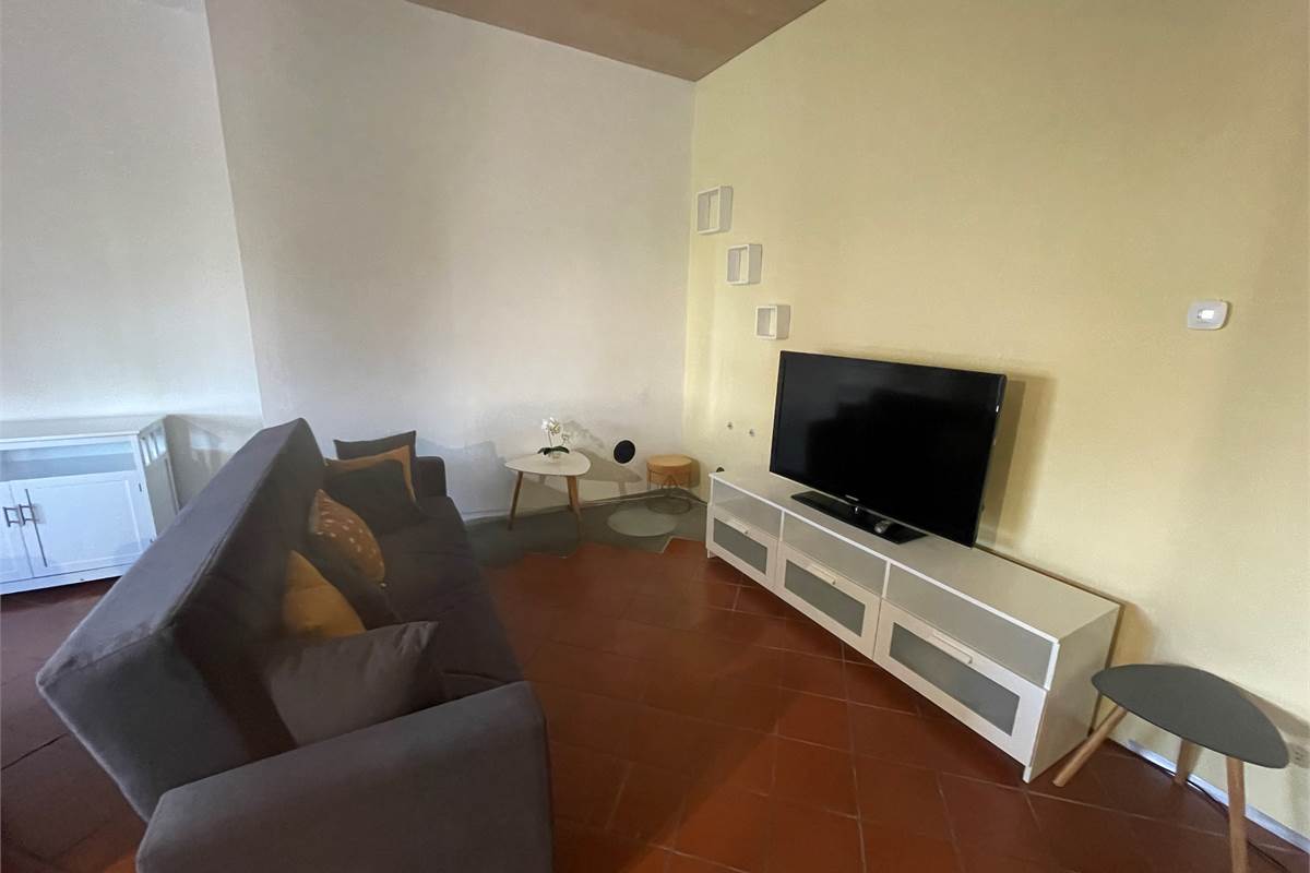 CANTU' BILOCALE CON GIARDINO PRIVATO POSTO AUTO 