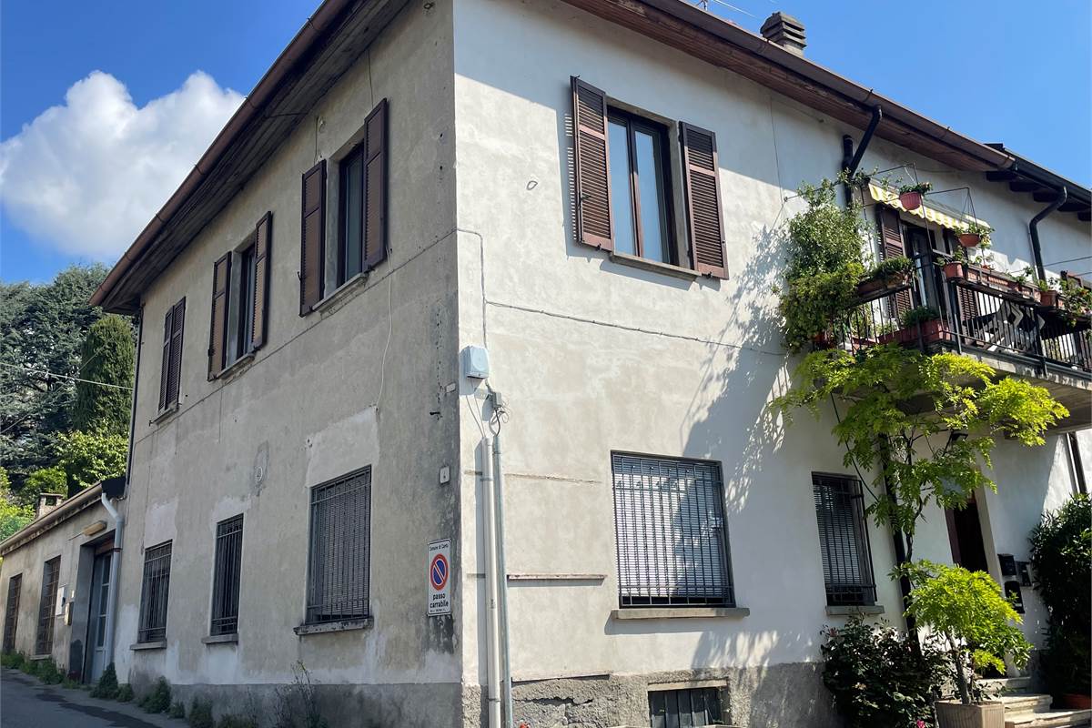 CANTU' BILOCALE CON GIARDINO PRIVATO POSTO AUTO 