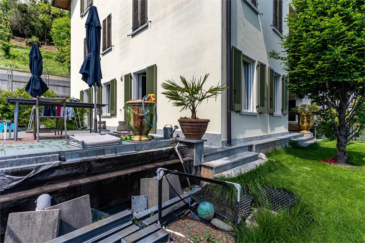 Inverigo appartamento panoramico con giardino