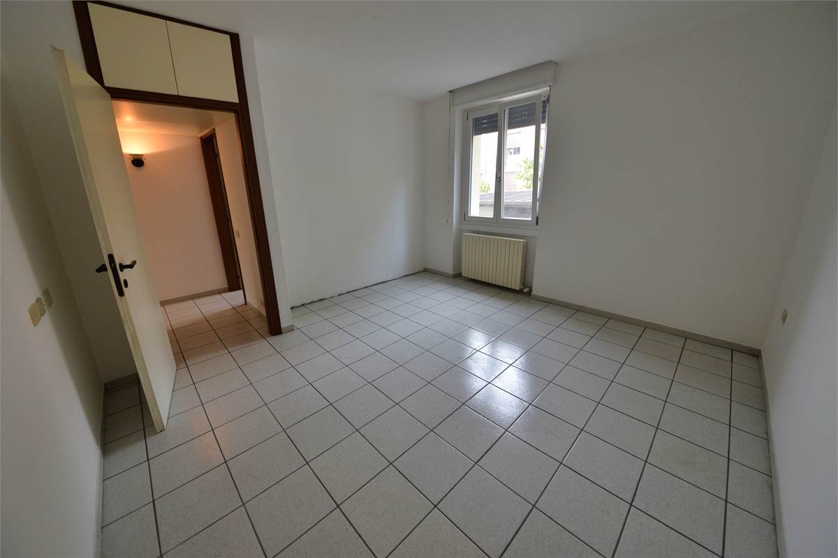 Cantù CENTRO TRILOCALE CON BOX CANTINA E BALCONI
