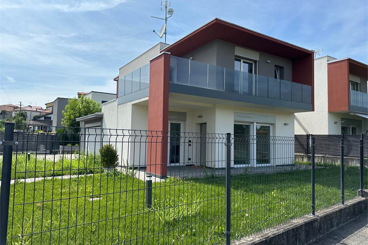 OLTRONA SAN MAMETE VILLA SINGOLA COMPLETAMENTE ARREDATA