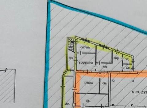CANTU' PORZIONE DI CASA CON GIARDINO DA RISTRUTTURARE