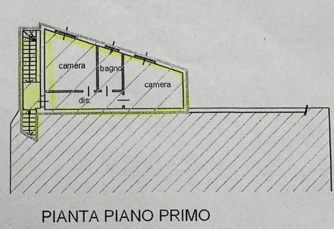 CANTU' PORZIONE DI CASA CON GIARDINO DA RISTRUTTURARE
