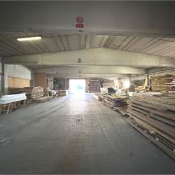 CAPANNONE COMMERCIALE/PRODUTTIVO CON AREA ESTERNA