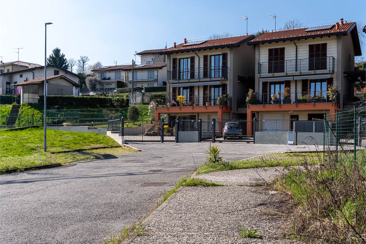 ALSERIO ELEGANTE VILLA SINGOLA