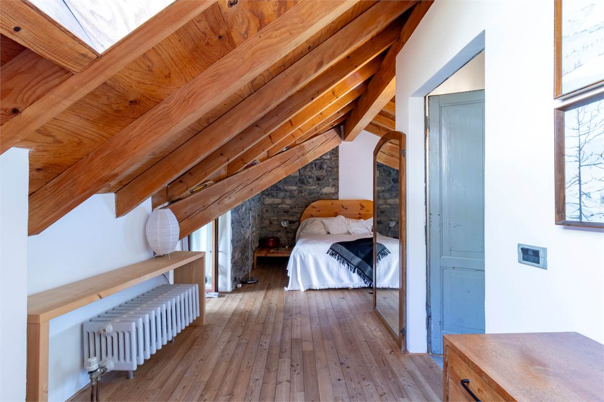 POGNANA LARIO - AFFASCINANTE PORZIONE DI CASA CON VISTA LAGO TERRAZZI E DEPANDANCE