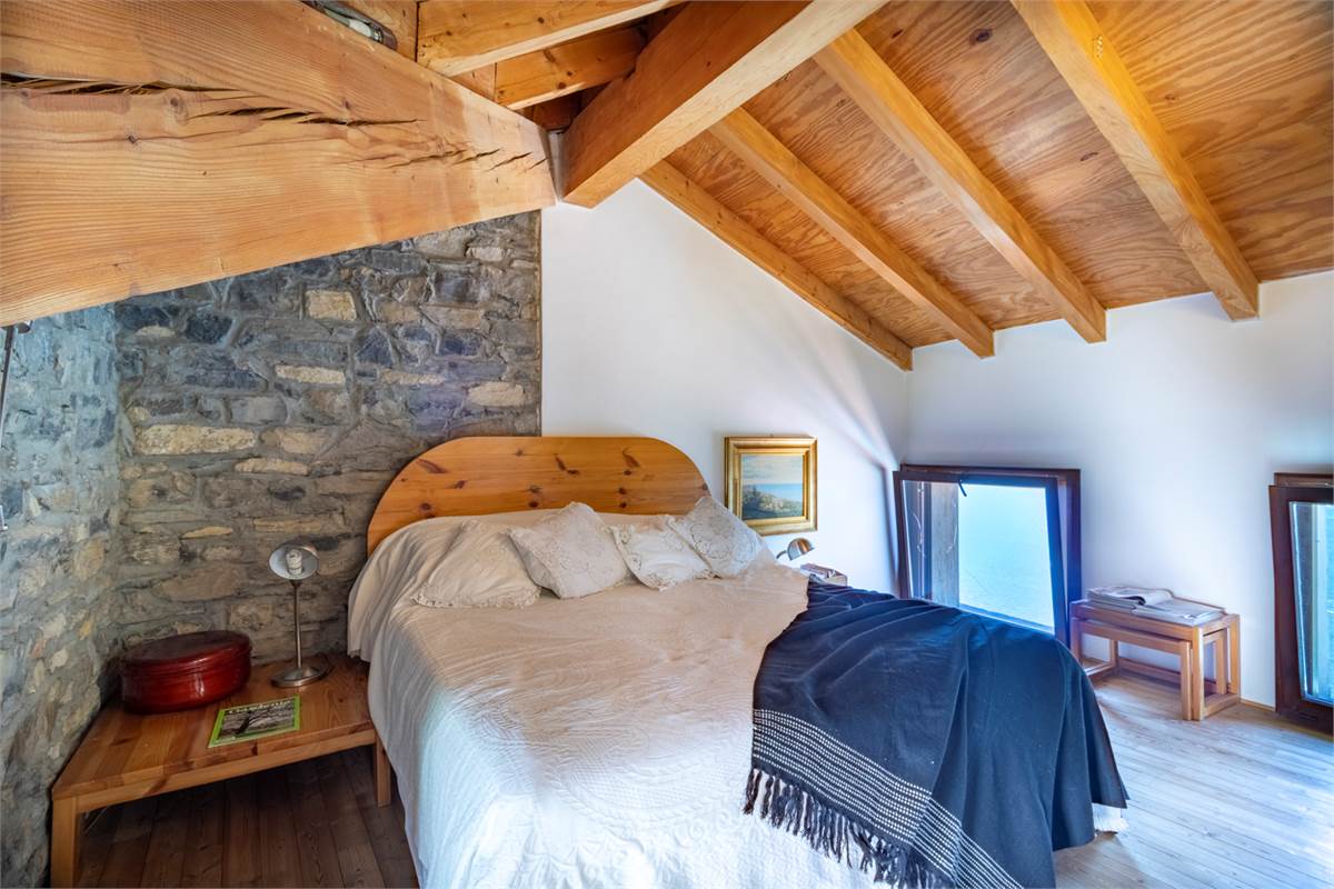 POGNANA LARIO - AFFASCINANTE PORZIONE DI CASA CON VISTA LAGO TERRAZZI E DEPANDANCE