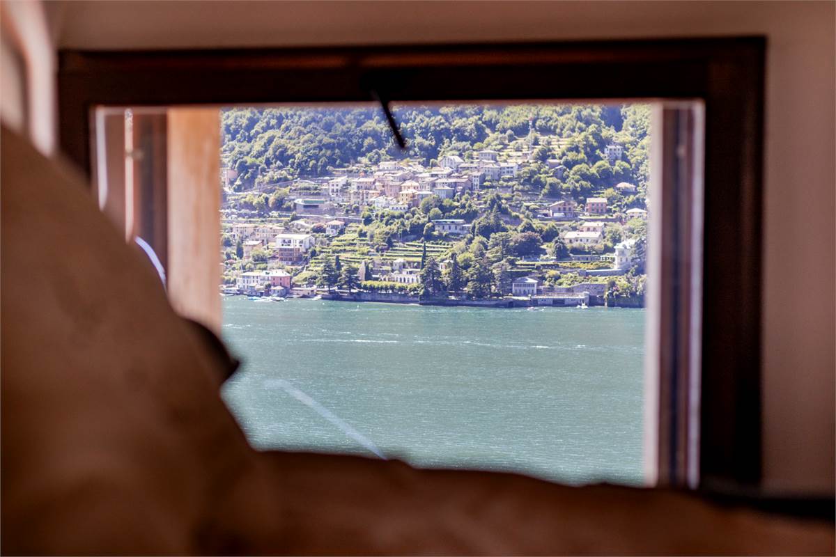 POGNANA LARIO - AFFASCINANTE PORZIONE DI CASA CON VISTA LAGO TERRAZZI E DEPANDANCE