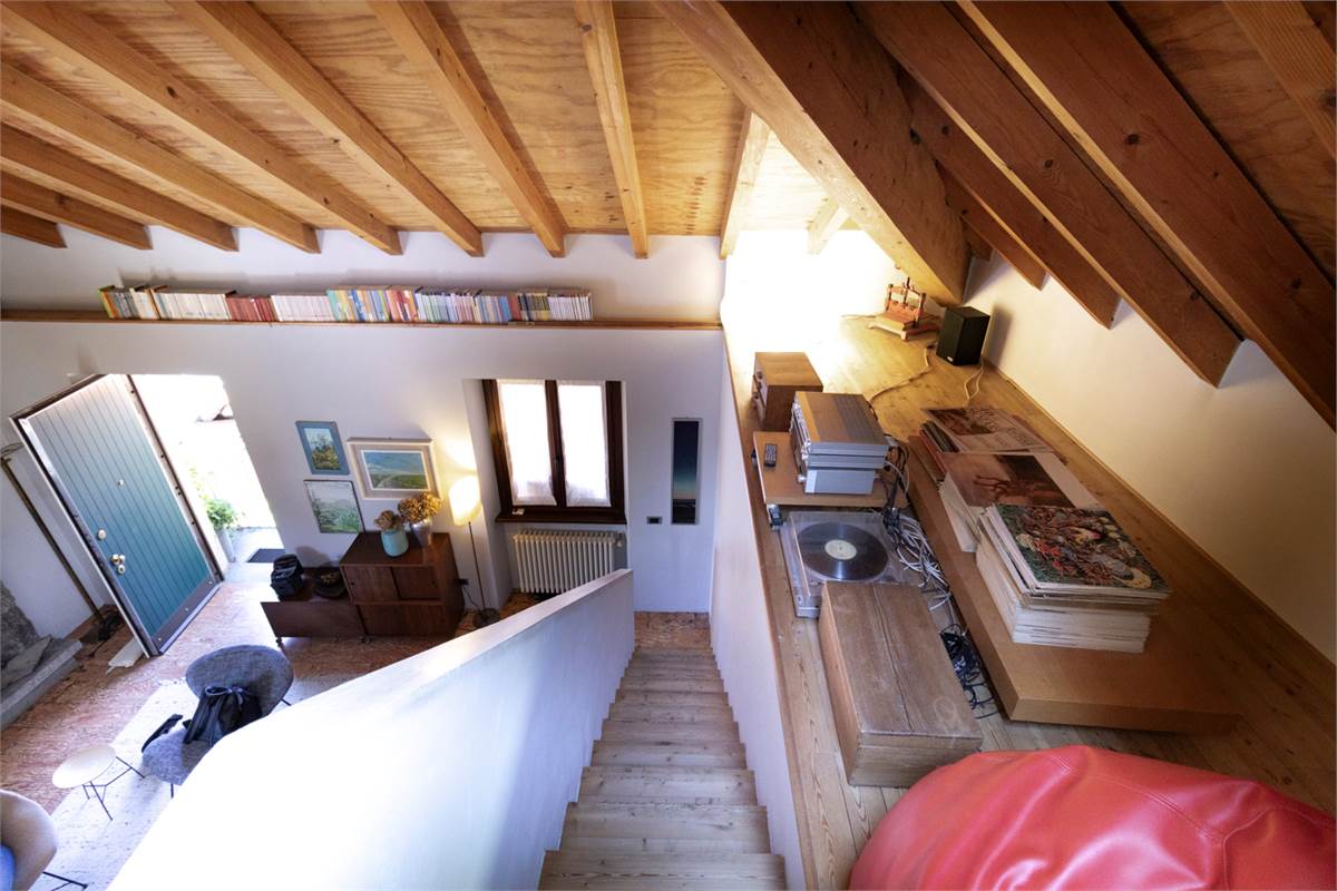 POGNANA LARIO - AFFASCINANTE PORZIONE DI CASA CON VISTA LAGO TERRAZZI E DEPANDANCE