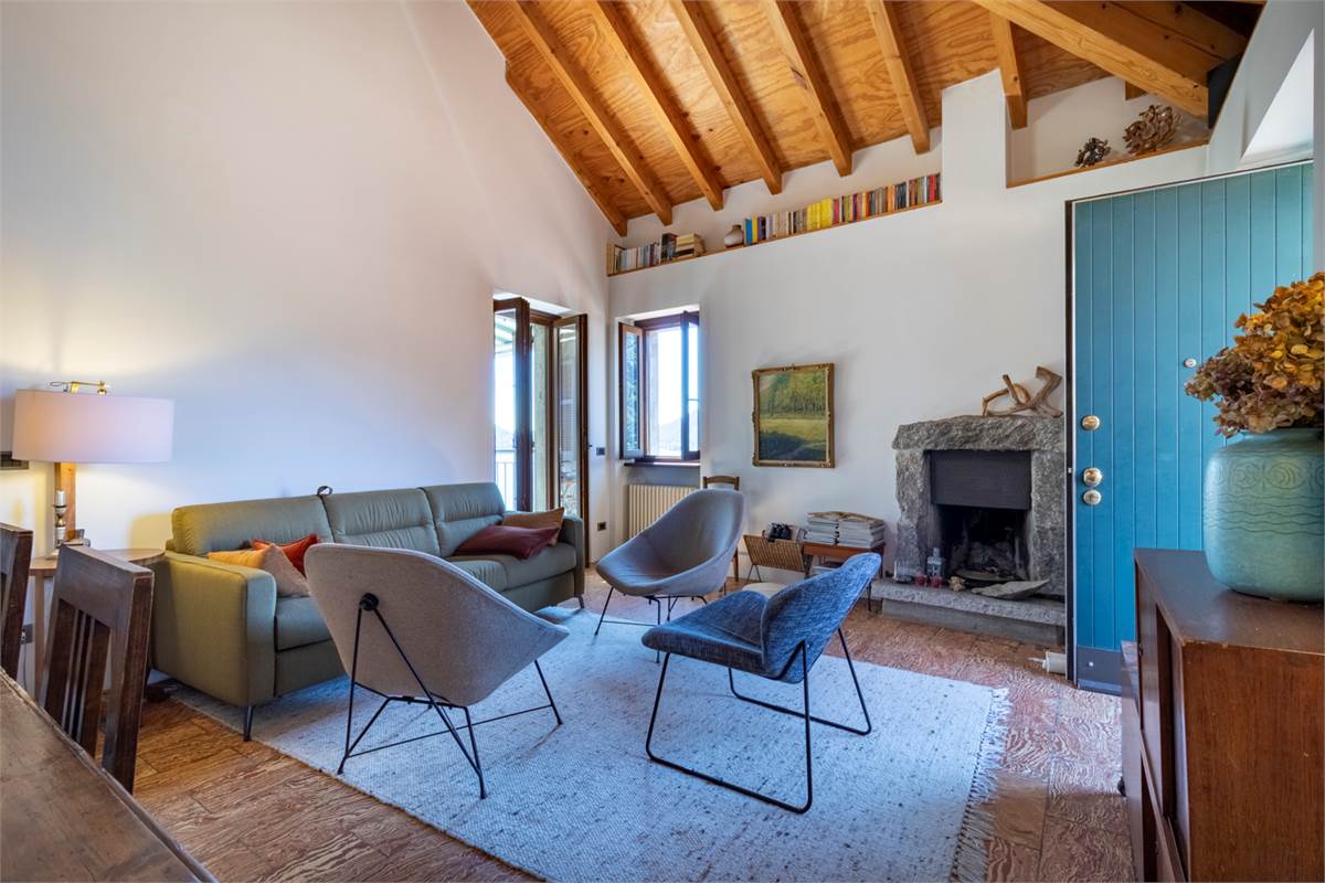POGNANA LARIO - AFFASCINANTE PORZIONE DI CASA CON VISTA LAGO TERRAZZI E DEPANDANCE