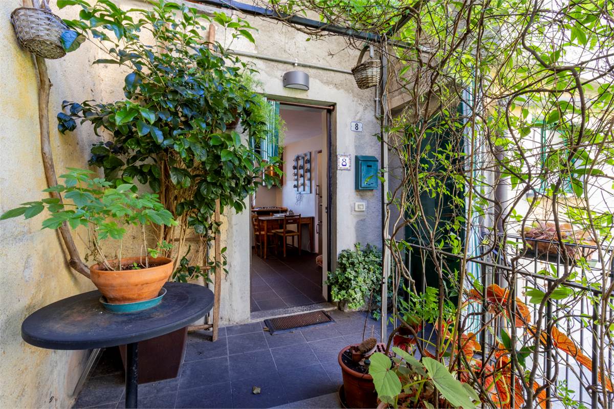 POGNANA LARIO - AFFASCINANTE PORZIONE DI CASA CON VISTA LAGO TERRAZZI E DEPANDANCE