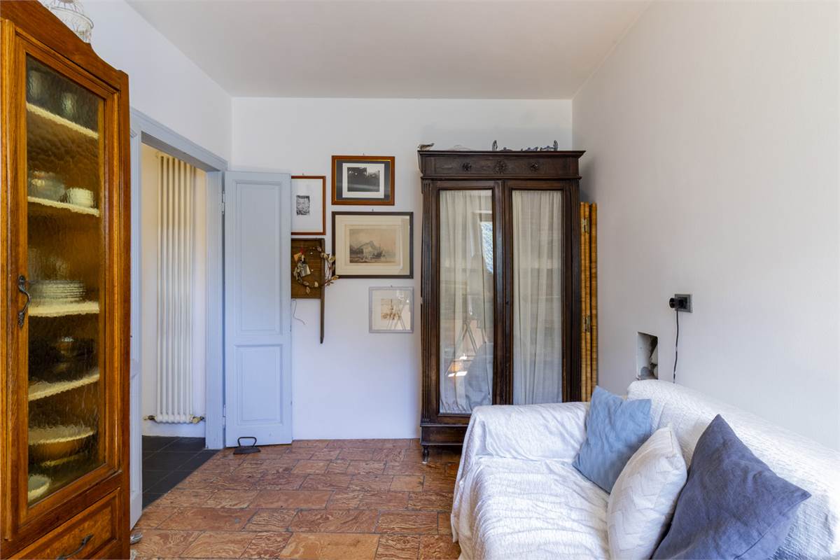 POGNANA LARIO - AFFASCINANTE PORZIONE DI CASA CON VISTA LAGO TERRAZZI E DEPANDANCE