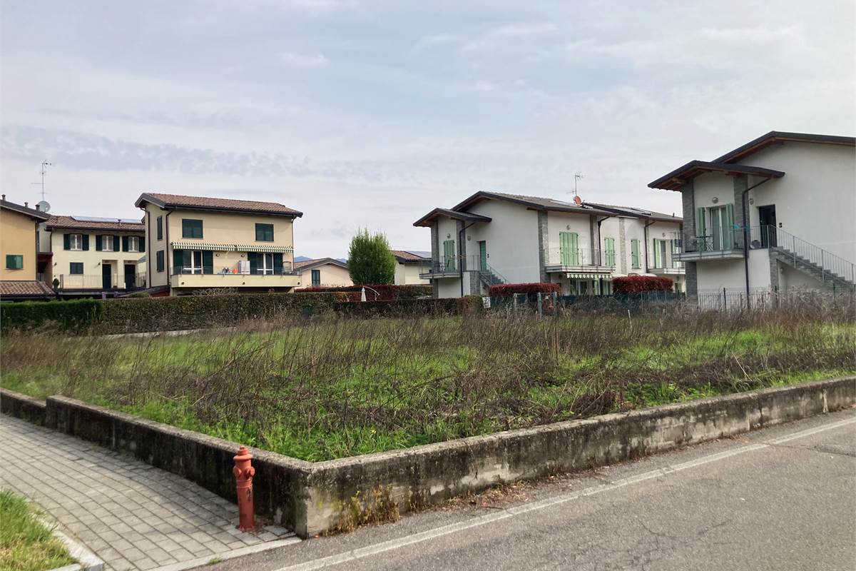 VILLA GUARDIA NUOVA BIFAMILIARE