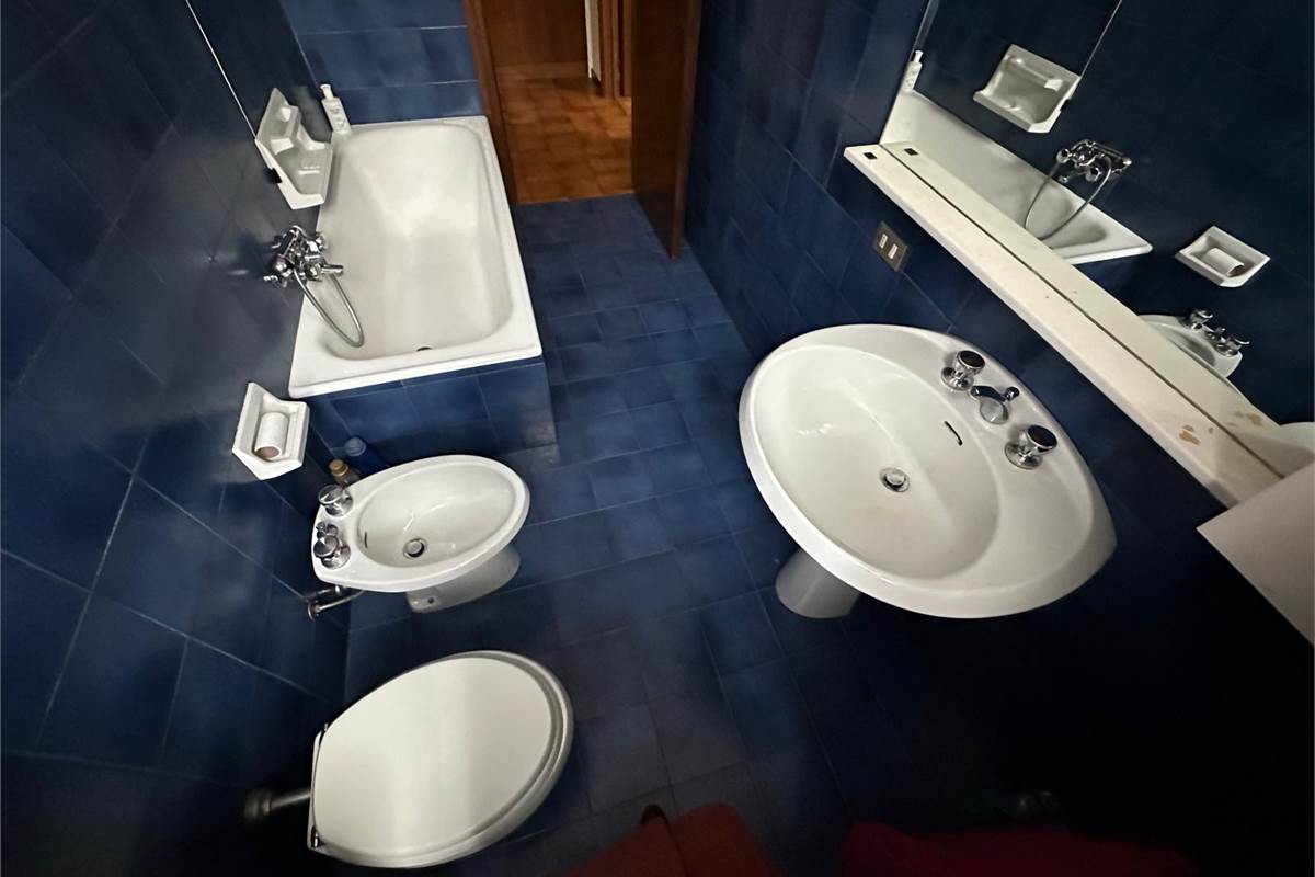 CANT' CASA SINGOLA CON TRE APPARTAMENTI
