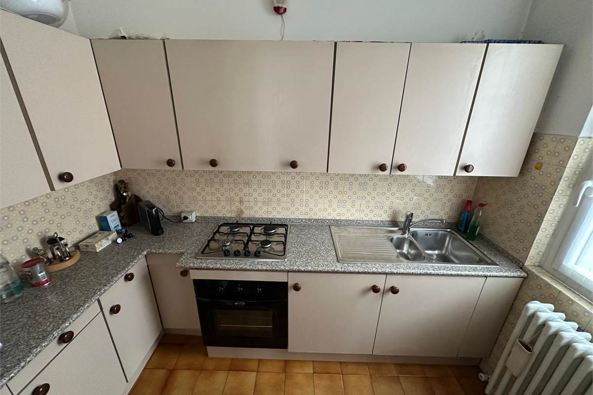 CANT' CASA SINGOLA CON TRE APPARTAMENTI