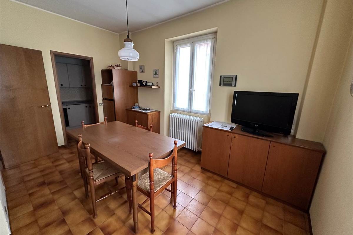 CANT' CASA SINGOLA CON TRE APPARTAMENTI
