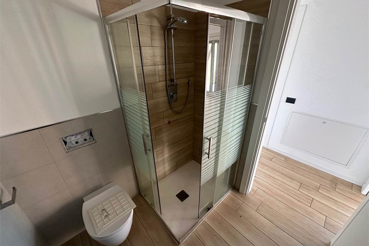 GUANZATE TRILOCALE CON TERRAZZO E BOX