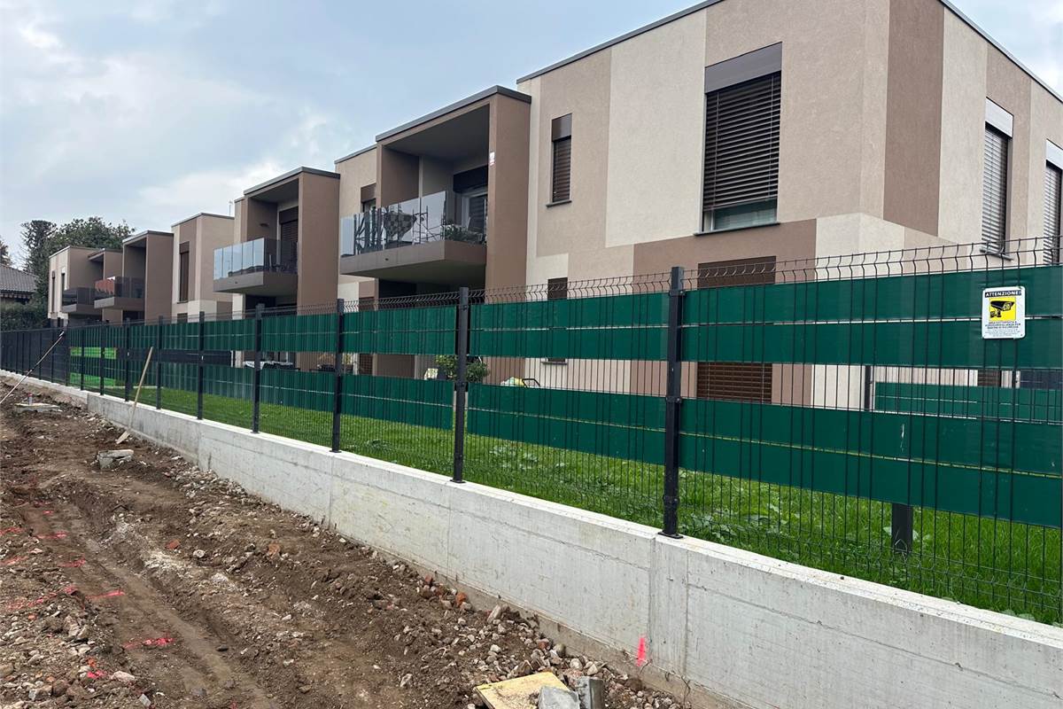 ROVELLASCA NUOVO TRILOCALE CON GIARDINO