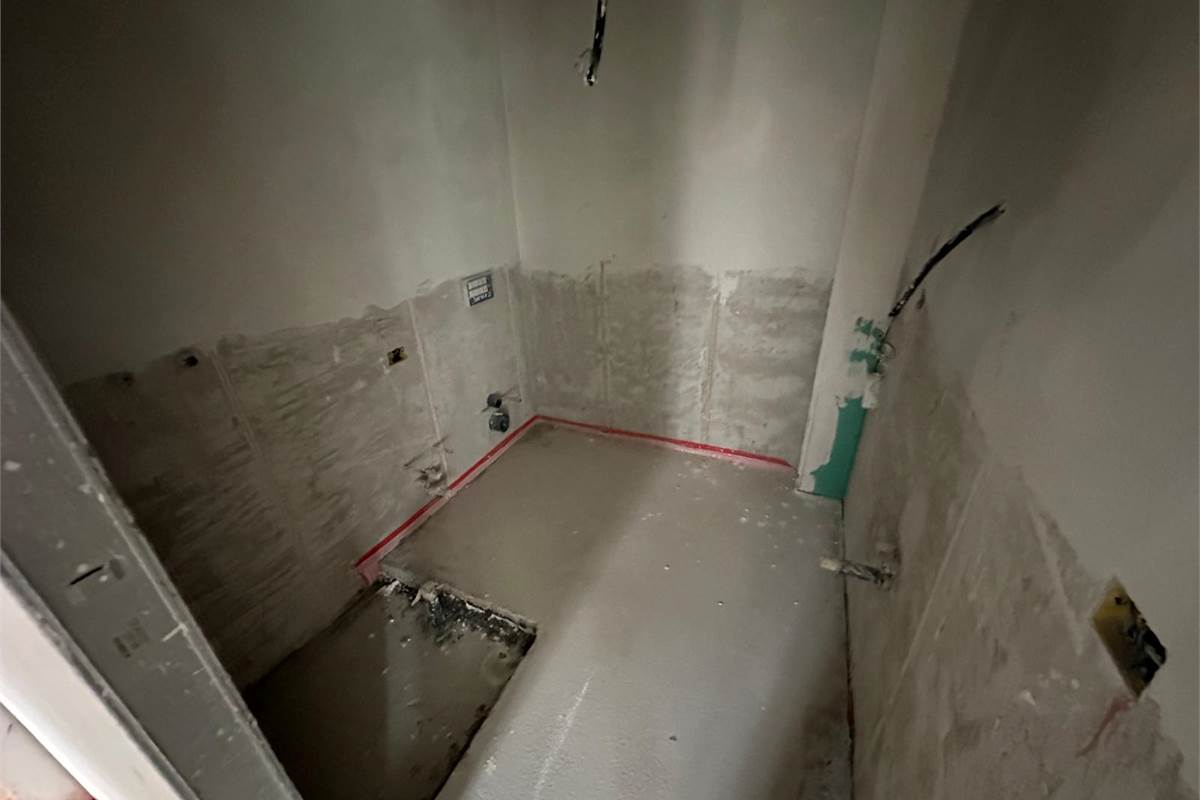 ROVELLASCA NUOVO TRILOCALE CON GIARDINO