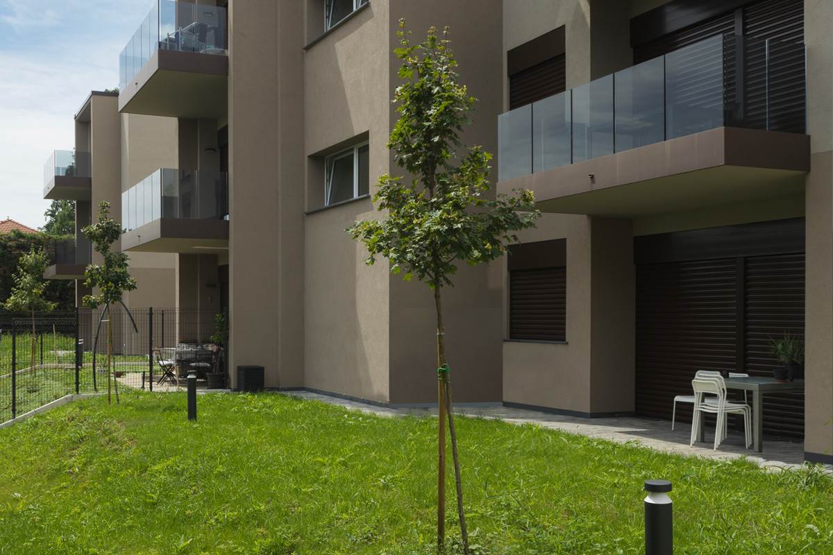 LOMAZZO NUOVO TRILOCALE CON GIARDINO E BOX