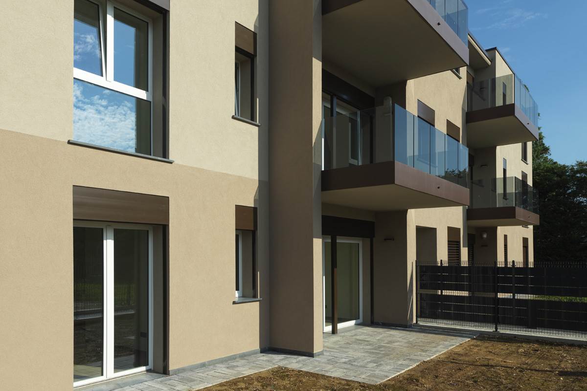 LOMAZZO NUOVO TRILOCALE CON GIARDINO E BOX