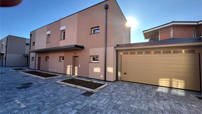  LIMIDO COMASCO VILLETTA A SCHIERA DI NUOVA COSTRUZIONE